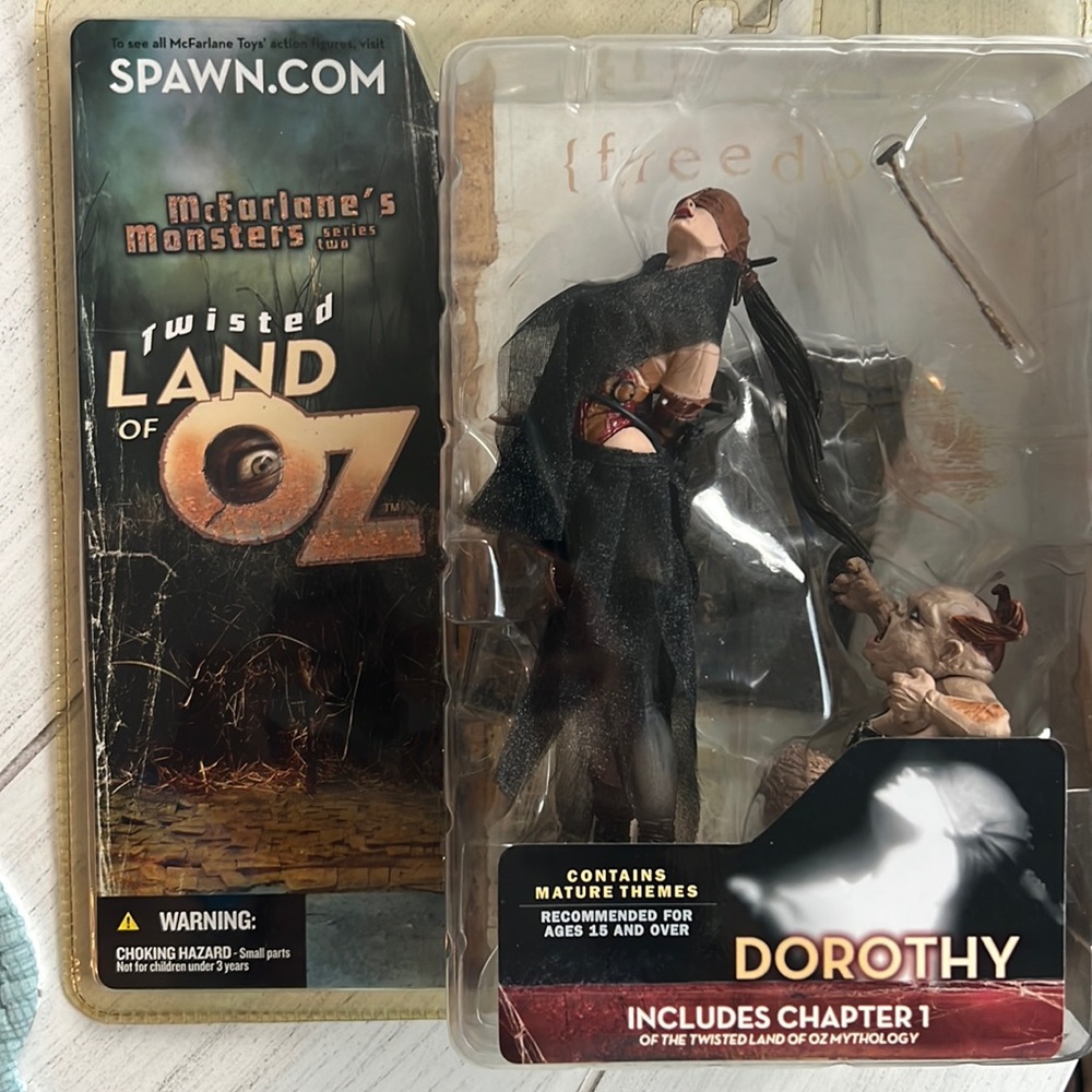 NEVER opened Vintage McFarlane monsters figure of Dorothy / Twisted Land of Oz.